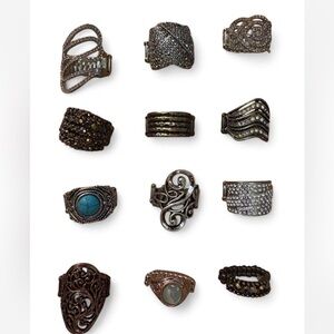 Lot of 12 Paparazzi stretch rings
Retail $5
Lot #13